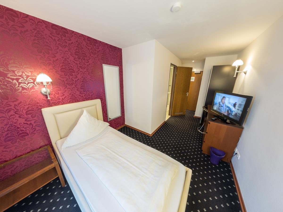 Kastenauer Hof โรเซินไฮม์ ภายนอก รูปภาพ